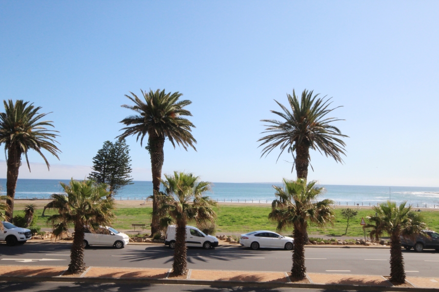 3 Bedroom Property for Sale in Three Anchor Bay Western Cape